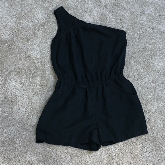 Banana Republic Dresses & Skirts - 🌸 one shoulder romper with POCKETS!! Banana Republic Dresses & Skirts - 🌸 one shoulder romper with POCKETS!!